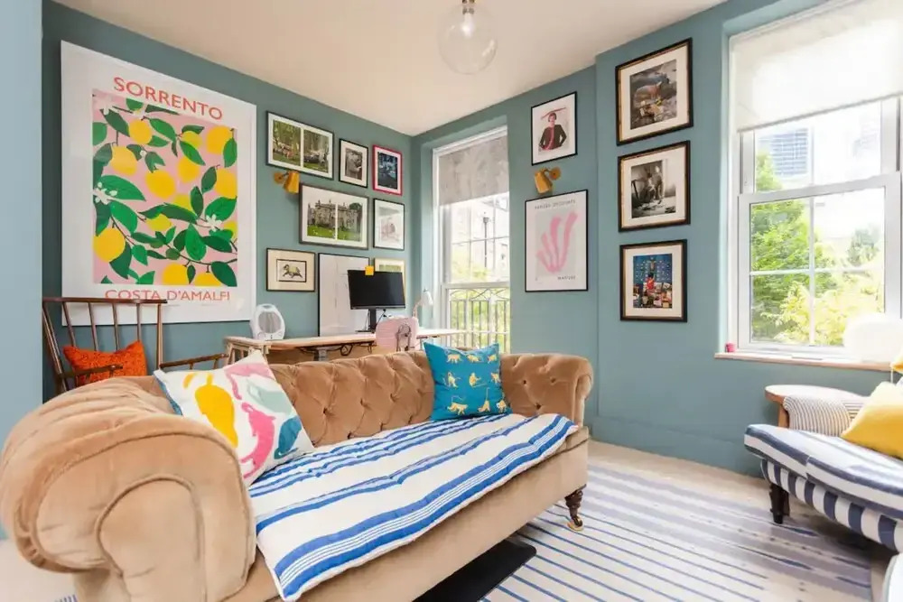 Chic 1 Bedroom Apartment in Zone 1 With Views Gherkin