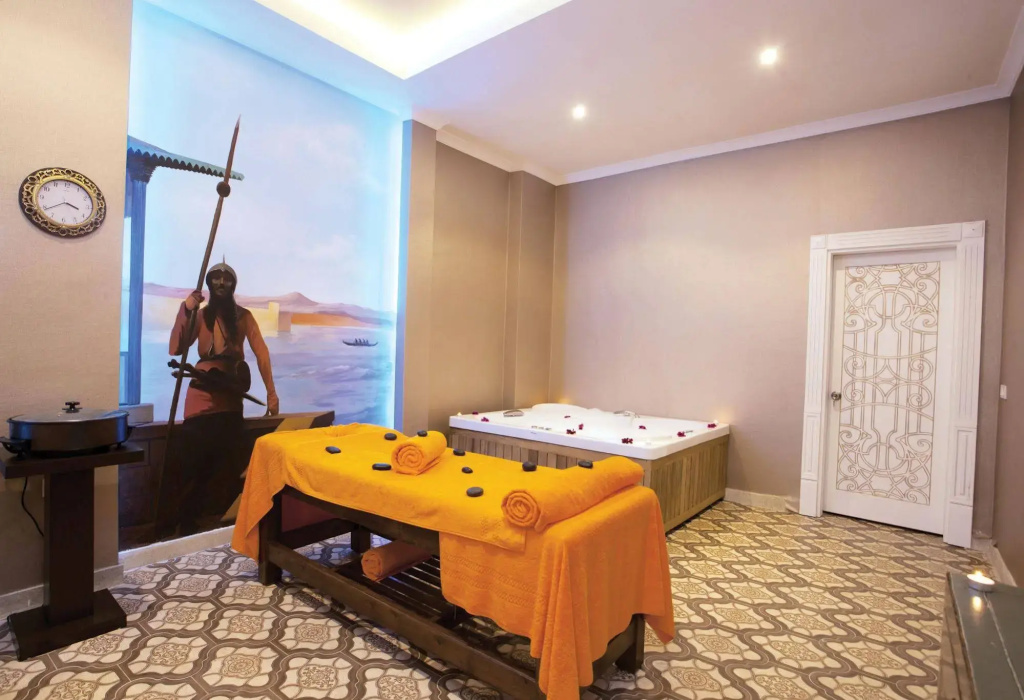 Quattro Beach Spa & Resort Hotel