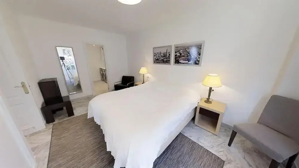 Modern Apartment Near Puerto Banus
