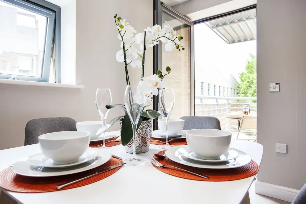 The Wesley Luxury City Apartment