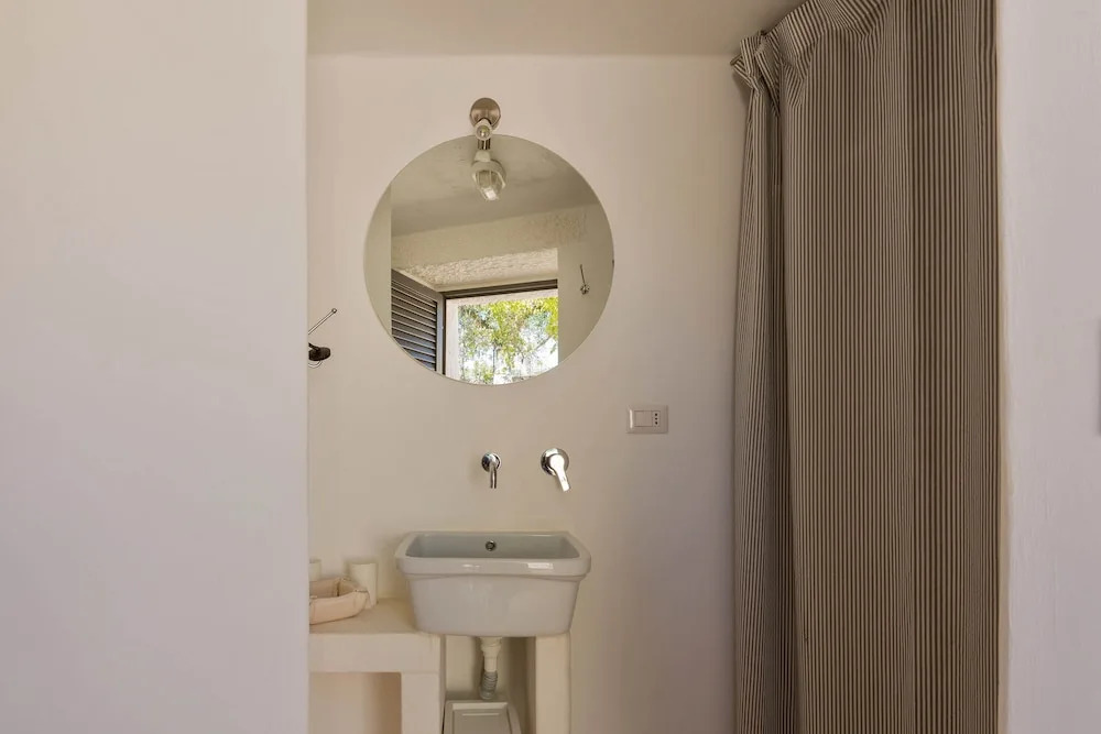 298 Trullo Luna by Perle di Puglia