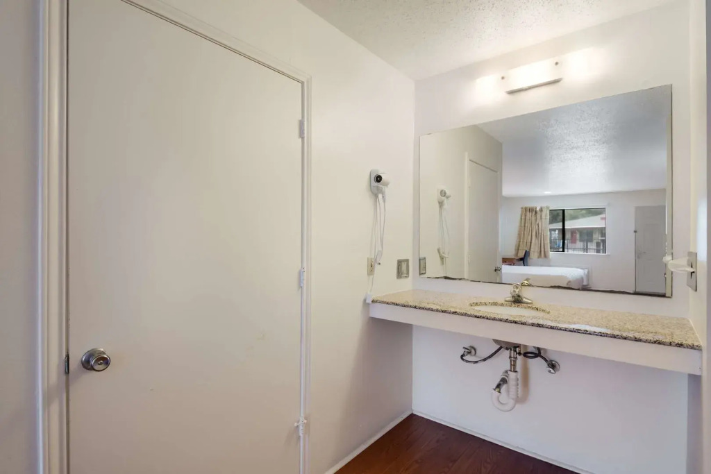 Americas Best Value Inn Lockhart TX