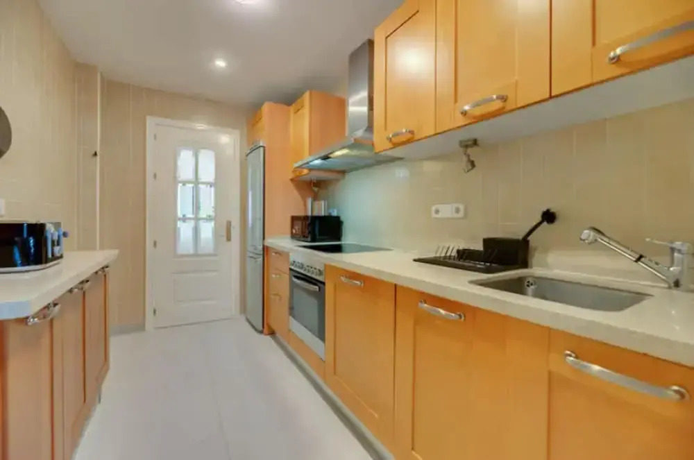 2 Bedrooms - Sleeps 4 - Garden and Pool With View