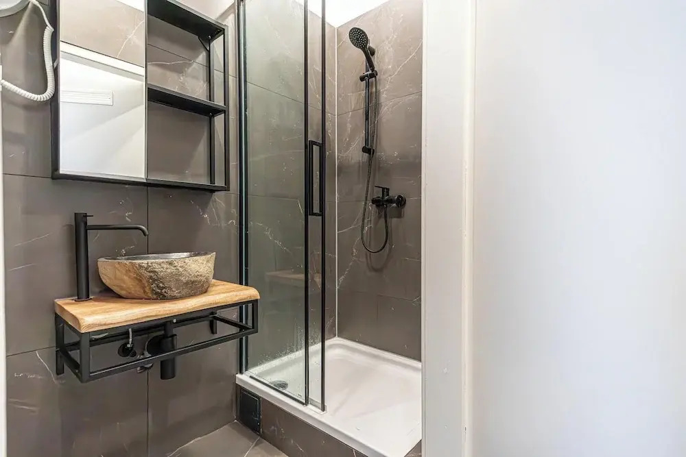 Comfortable 2BR Apt Near Attractions