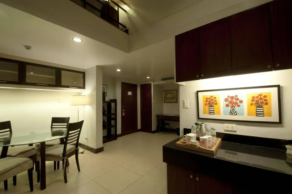 Hotel 878
