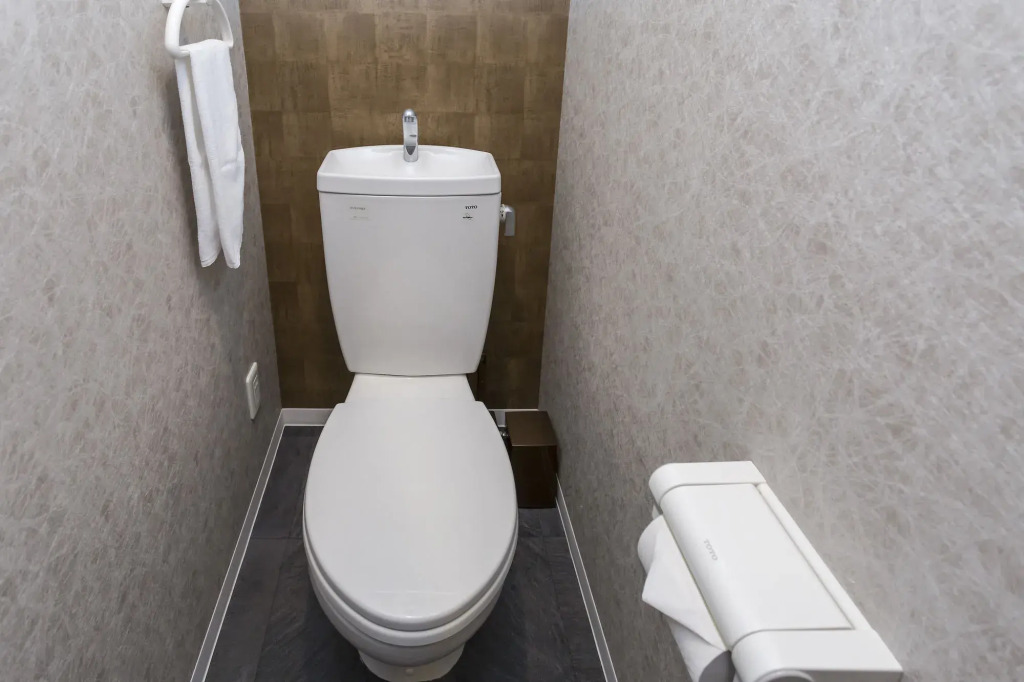 Rinn Sanjo Ohashi East