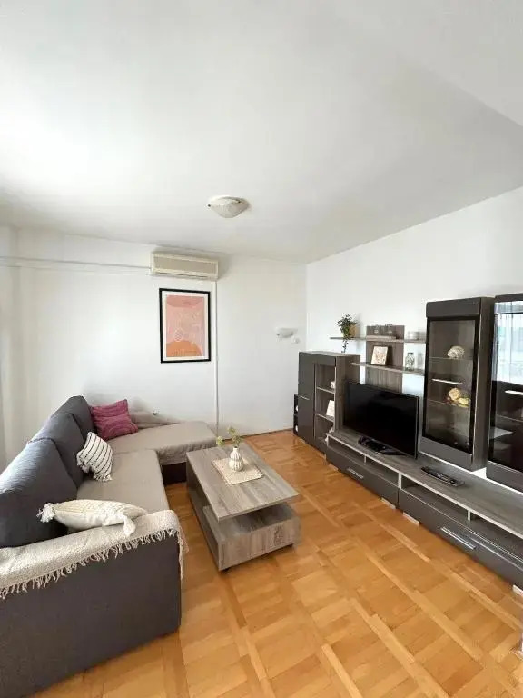 Apartment Mario