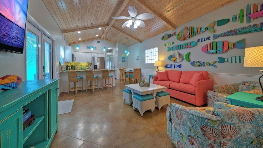 Sleeps 18 2 Beach Homes w/ 2 Pools, Playground, Covered Patios Pirates Bay by Avantstay