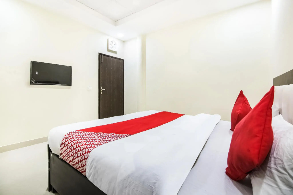 OYO 67353 Hotel Magnum