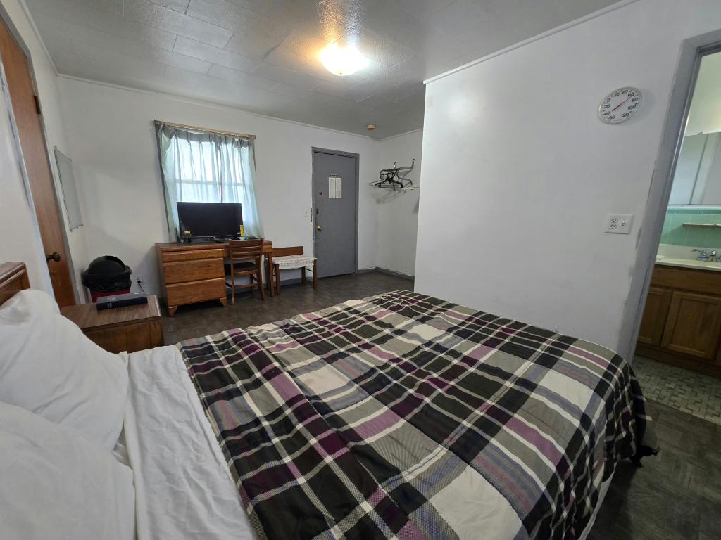 OYO Sandman Inn