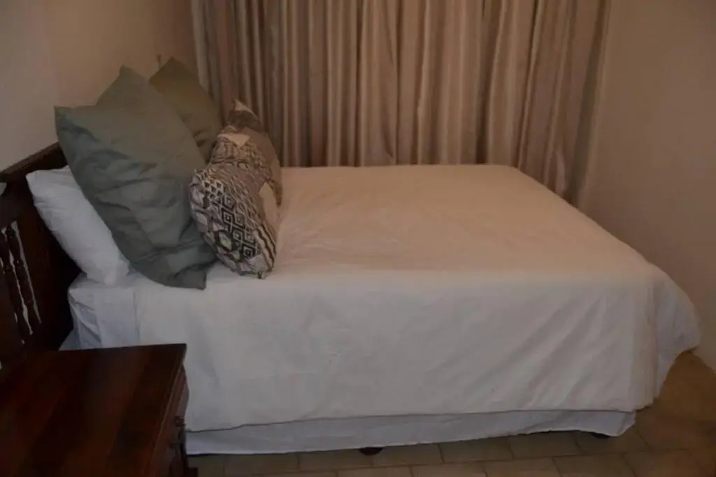 2Bed 2Bath Vacation home with pool close to beach