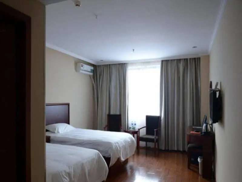 Green Tree Inn Jiangyin Middle Binjiang Road