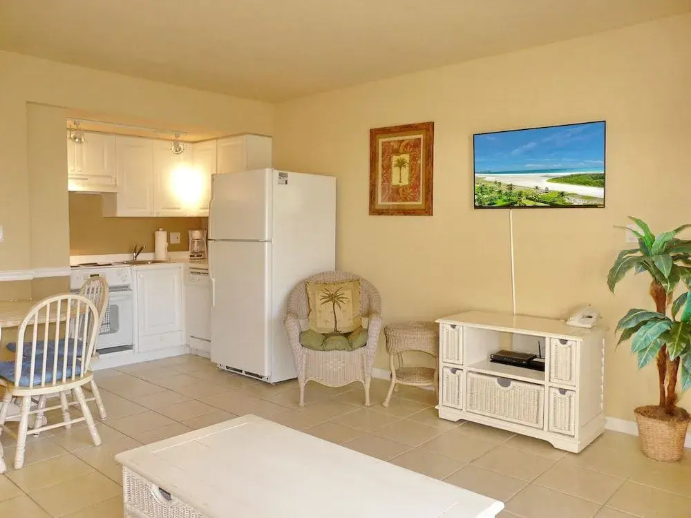 Relaxing Inland Condo With Pool and Steps to Beach