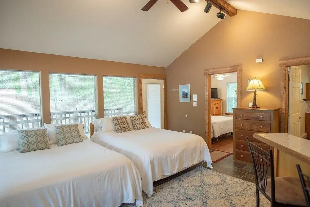 Mt. Columbia Chalet at Creekside Chalets - 3 Br Cabin