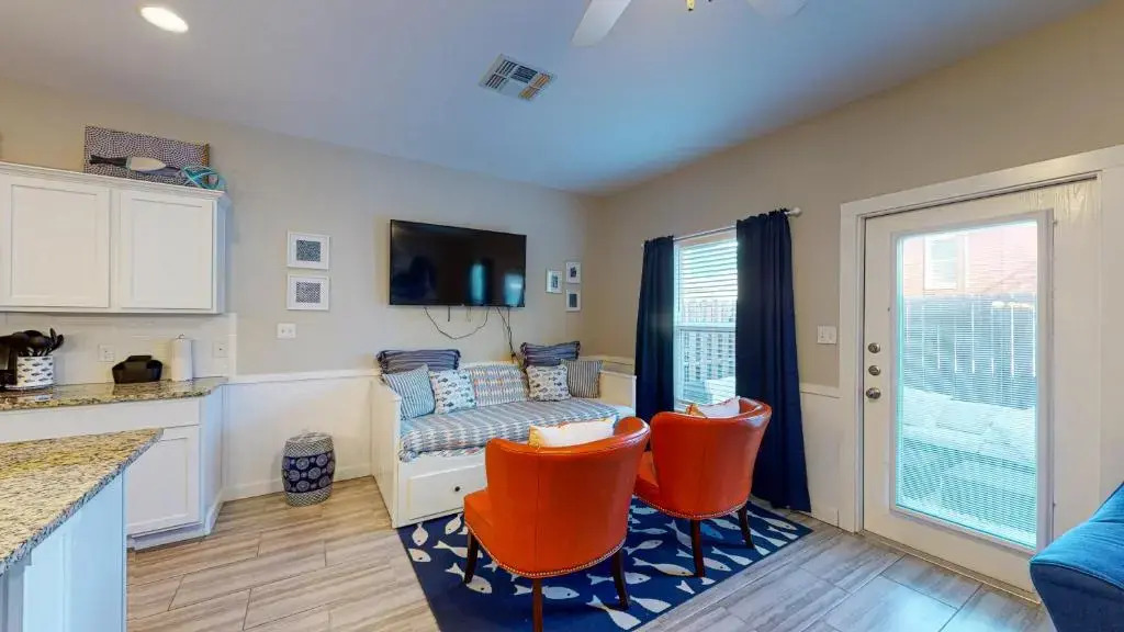 BC508 Townhome with Beach Inspired Decor, Heated Pool with Water Slide