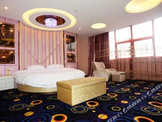 Liquan Business Hotel