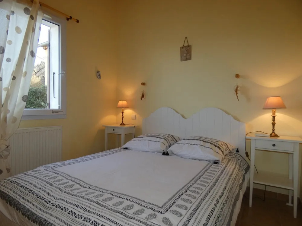 Inviting villa in Saint Paul trois Chateaux with pool