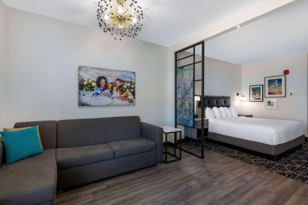 La Quinta Inn & Suites by Wyndham Maricopa Copper Sky