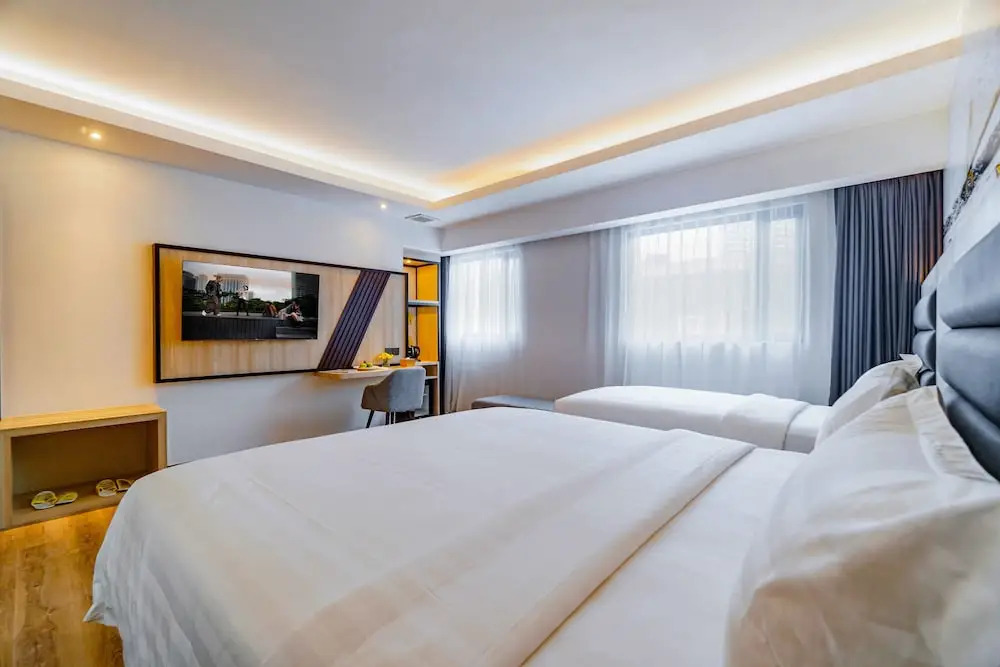 Yello Hotel Harbour Bay