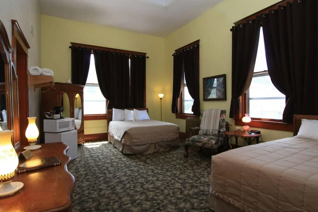Town Hall Inn