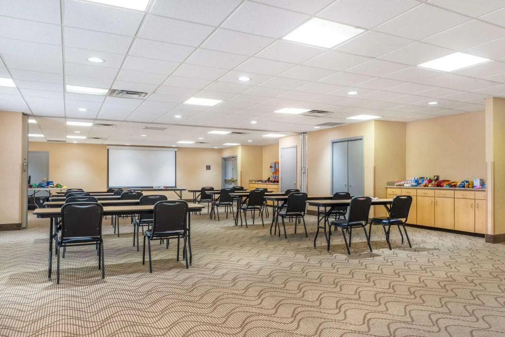 Comfort Suites Louisville Airport
