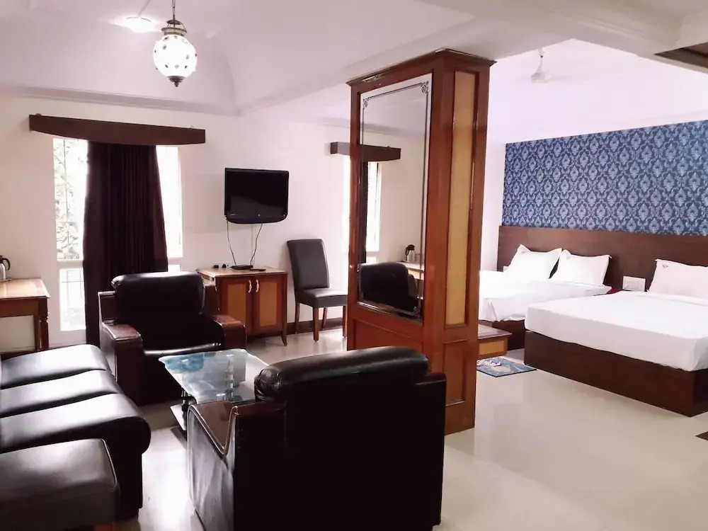 Hotel Chetan International