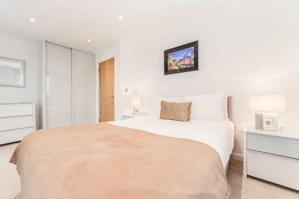 Hybrid Resi - London, Greenwich near O2 Arena