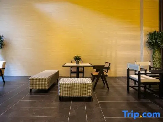 MEHOOD LESTIE Hotel (Yantai Zhifu Station Red Star Macalline Central Park)