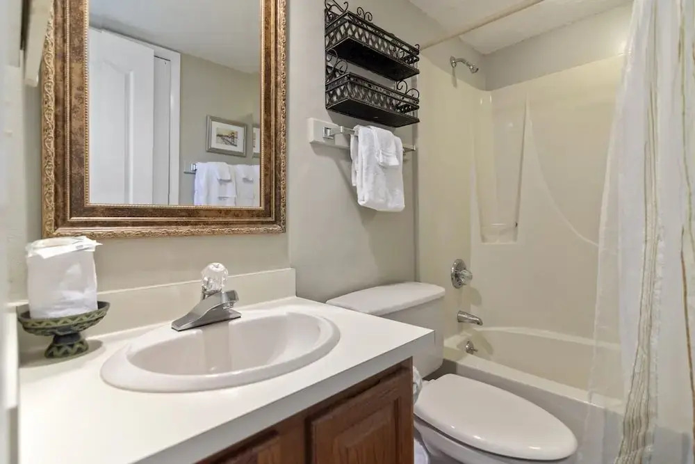 One Seagrove Place Unit 1005 2 Bedroom Condo by Redawning