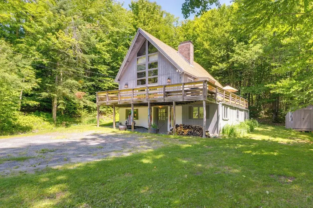 West Dover Home - Steps to Mount Snow Resort!