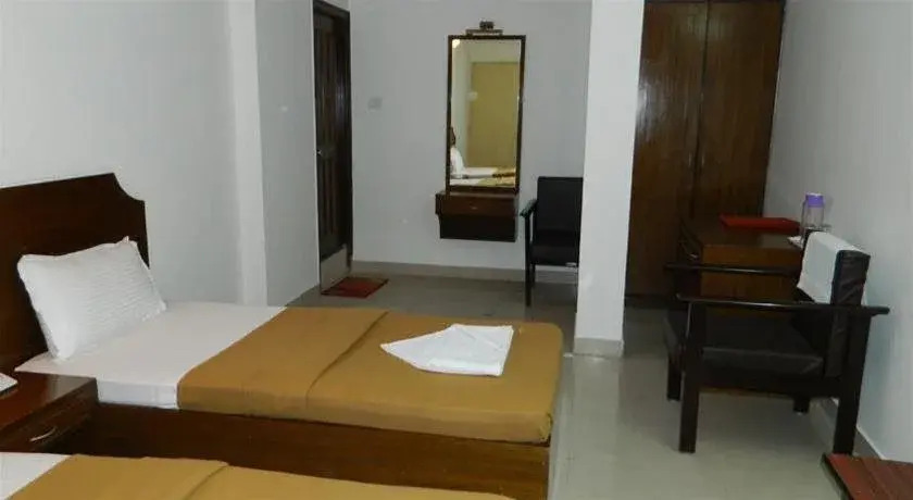 Oyo Sky Palace Near Lalbagh Botanical Garden