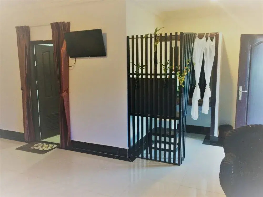 Huylin Angkor Boutique