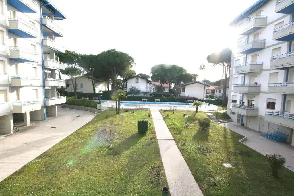 BA- ALTHEA - Piscina-
