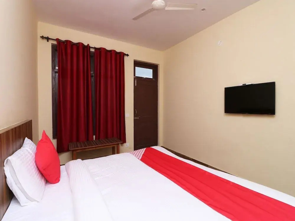 Oyo 29715 Stone Cafe & Rooms