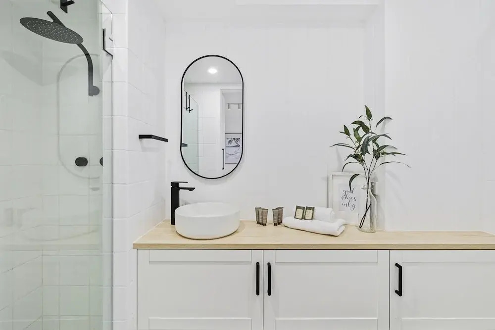 Studio3: Chic Bondi Abode With Pool & A/C