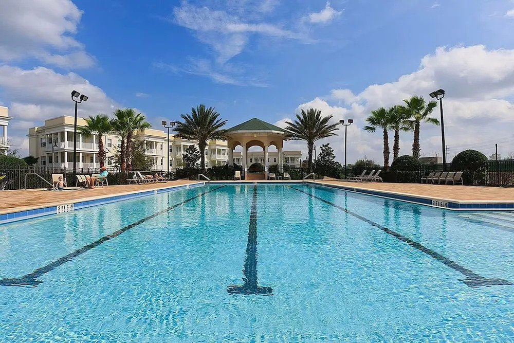 Top-floor 2BR Condo With Golf Course Views, Garage & Reunion Resort Amenities