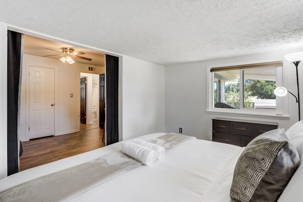 2116 Salt Dr