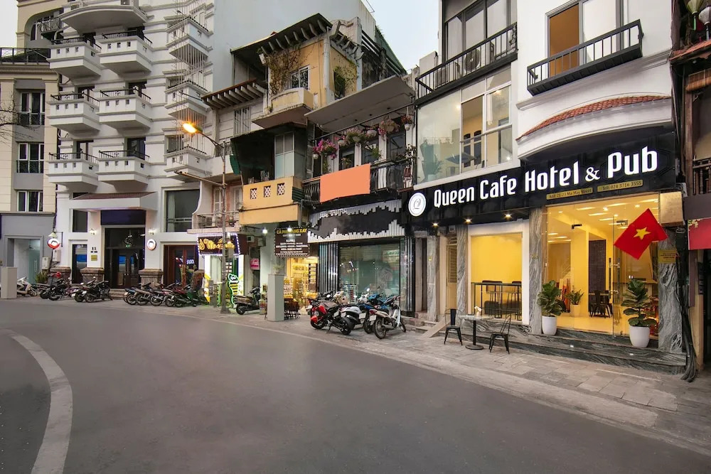 Queen Cafe Hotel