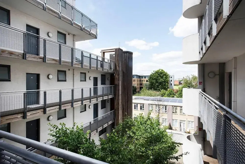 Stylish 2BR flat with balcony, near King’s Cross!