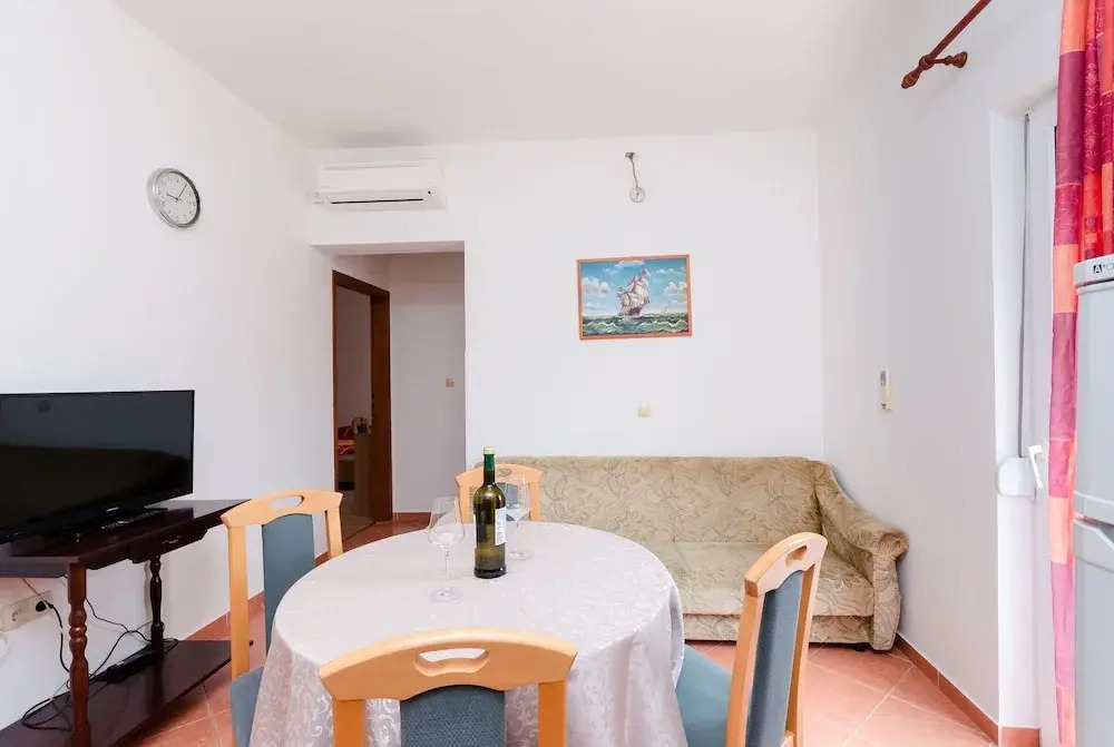 Apartments and Room Ljubica