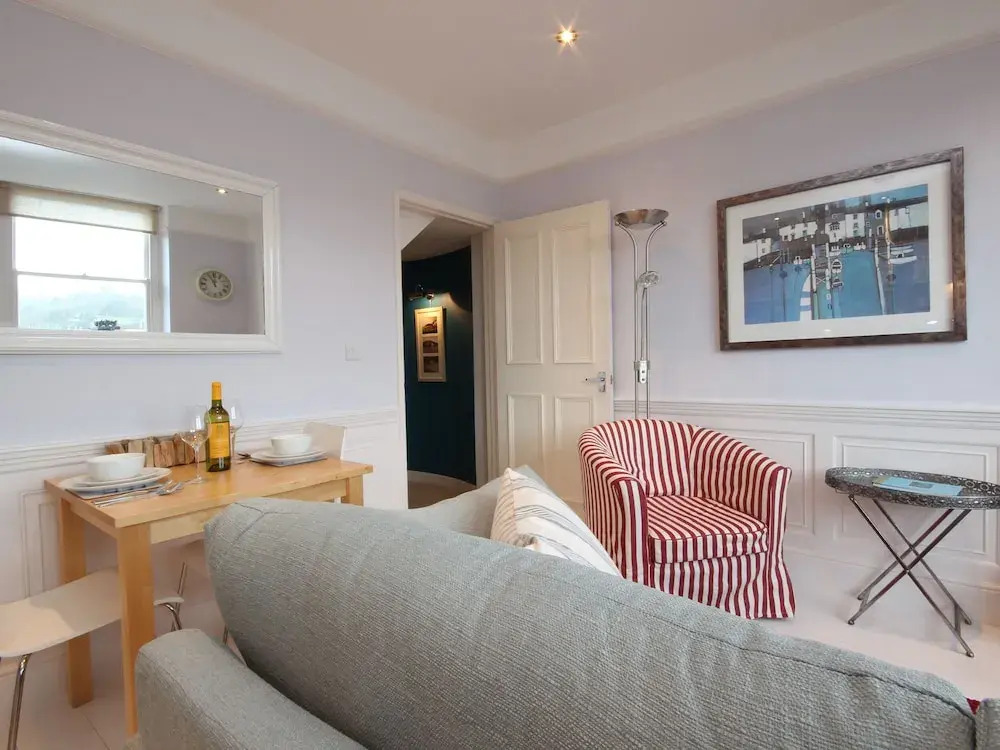 32 Newcomen Road (Flat 1)