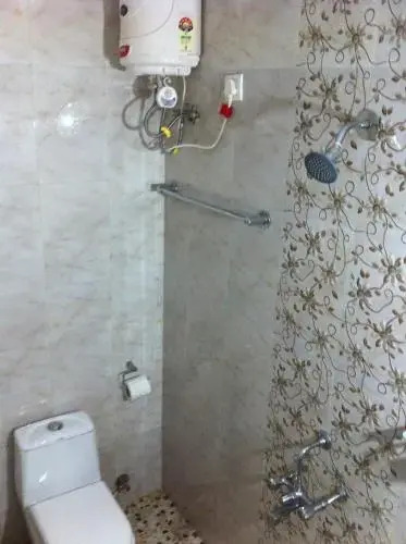 Aryans Guest House