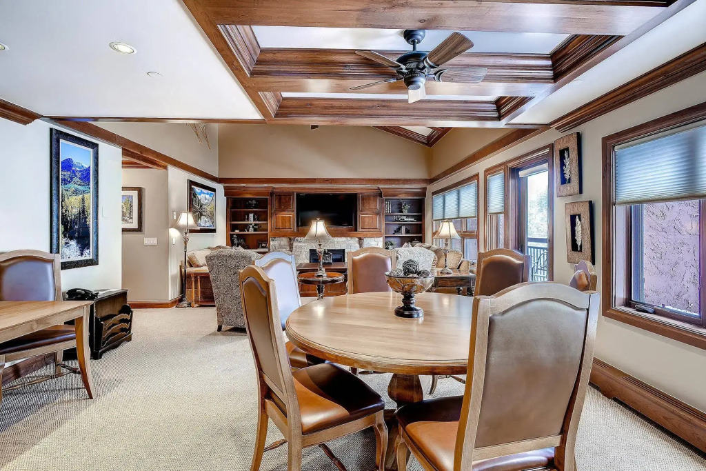 Lion Square Lodge