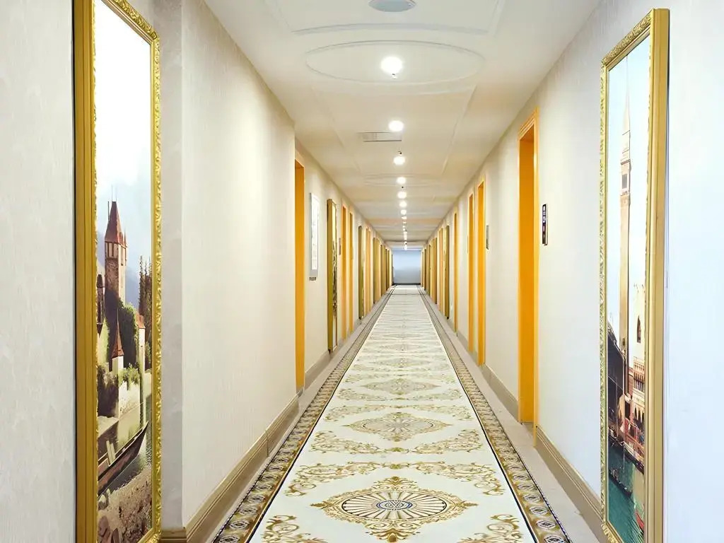 Atour Hotel Chengdu Chunxi Road Tianfu Square Subway Station
