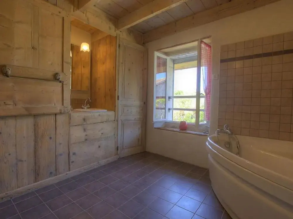 Lovely Cottage in Ceyzérieu With Garden