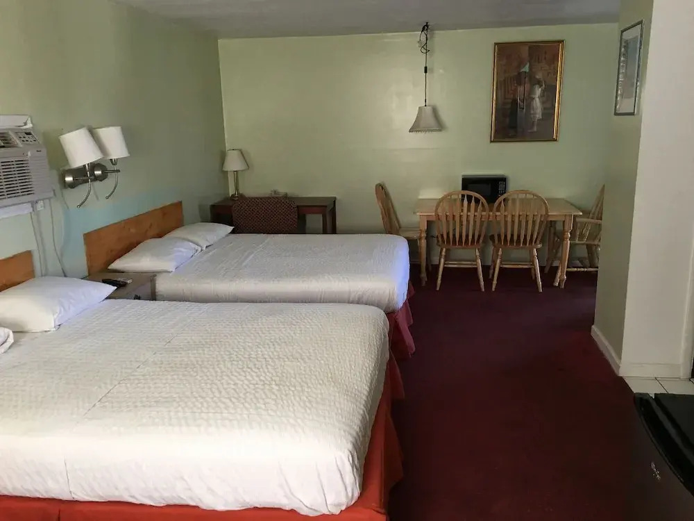 Dixie Plaza Hotel