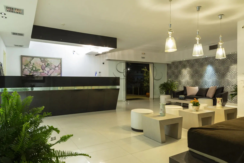 Dafni Plus Hotel