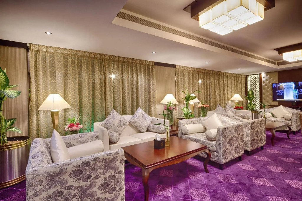 Lavona Hotel