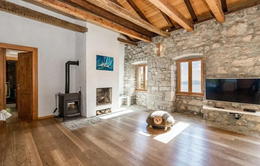 Amazing Home In Poljane