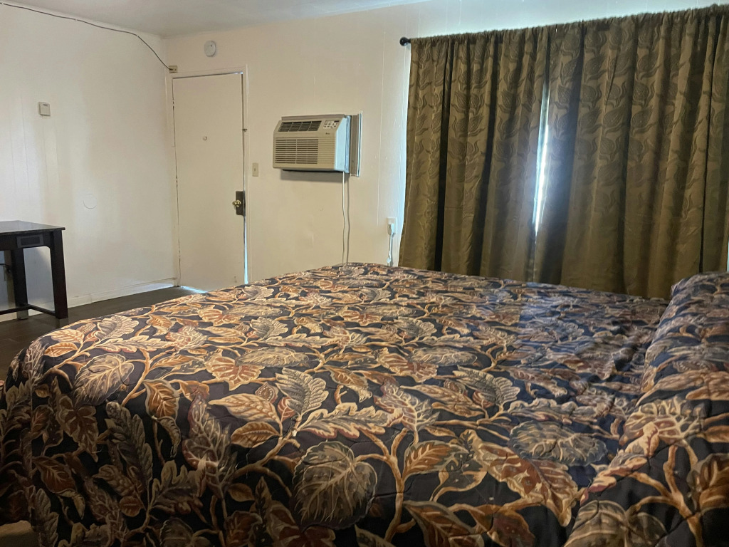 Oak Motel Modesto CA